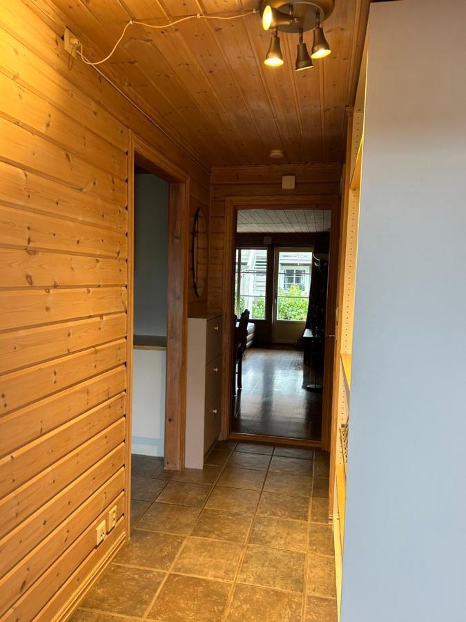 Cozy Scandinavian In - Free Parking And Close To Many Amenities Apartment